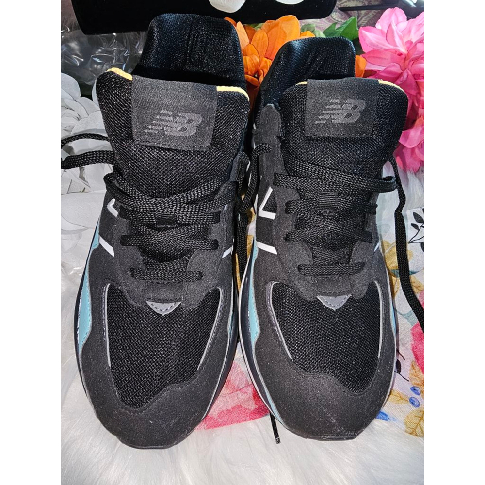 Men's New Balance Sneakers Black Size